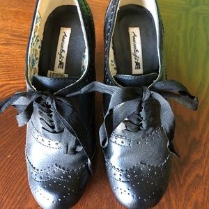 American Eagle Oxford Ribbon Tie Heels- 7 1/2 NEW